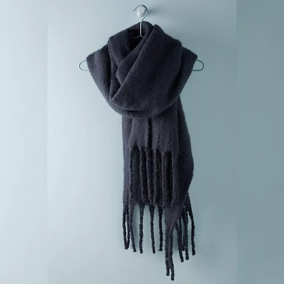 Anthropologie Bonnie Fringed Wrap Scarf - Picture 3 of 4